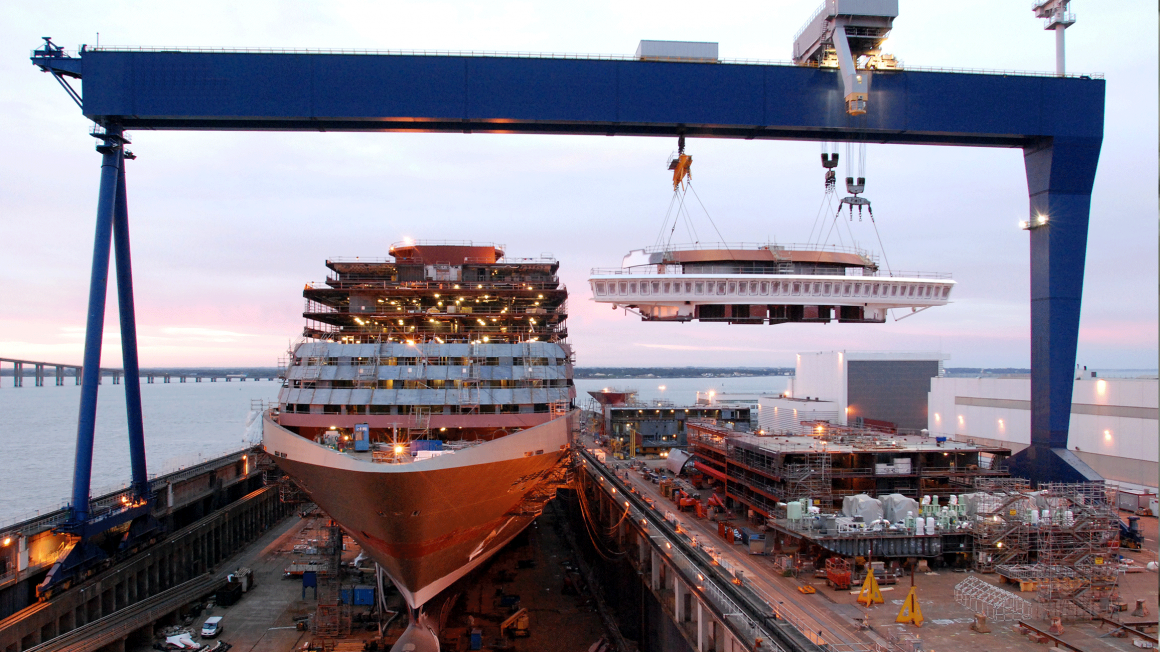 Ship in Chantiers de l